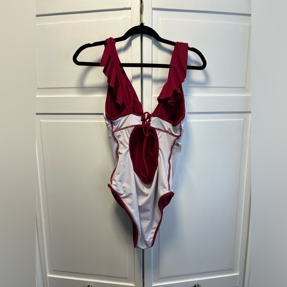 CUPSHE Summer Seaside Ruffled Ruched Plunge Tummy Control One Piece Swimsuit - Picture 6 of 11